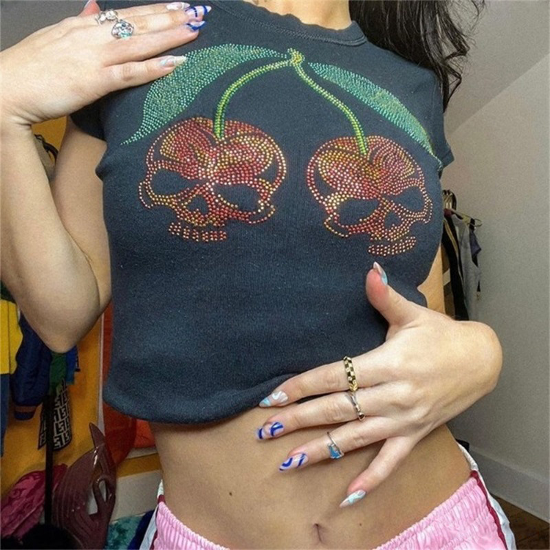 Estetik Punk ince Emo kızlar b - Y2K Graphic Baby Tee Crop incelemesi ve fiyatı